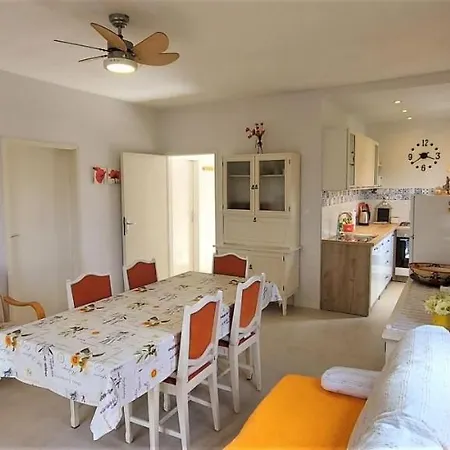 Apartament In With Sea View, Terrace, Wifi *