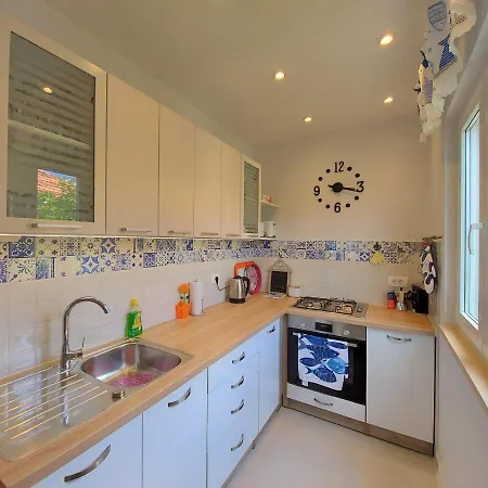 In With Sea View, Terrace, Wifi Apartament