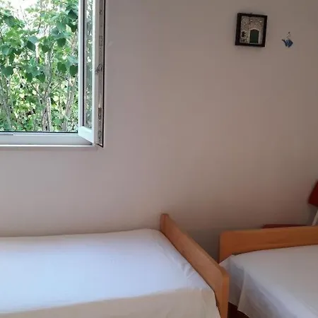 In With Sea View, Terrace, Wifi * Slatine