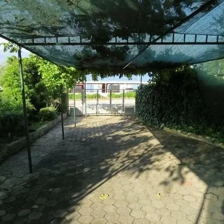 In With Sea View, Terrace, Wifi Apartament Slatine