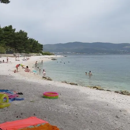 In With Sea View, Terrace, Wifi Slatine